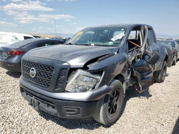  Salvage Nissan Titan