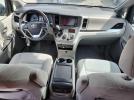 Toyota Sienna Le Image 4