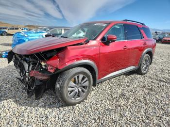  Salvage Nissan Pathfinder