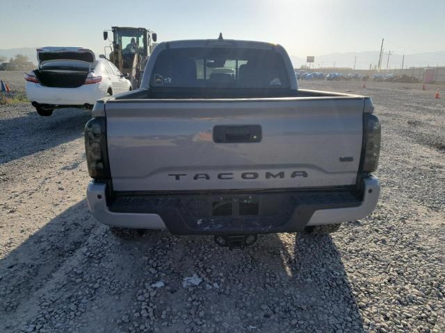 Toyota Tacoma Double Cab Image 3