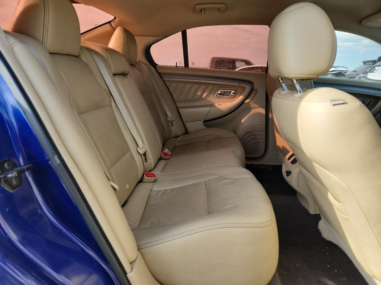 Ford Taurus Sel Image 12