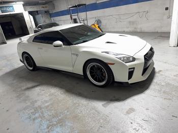  Salvage Nissan Gtr