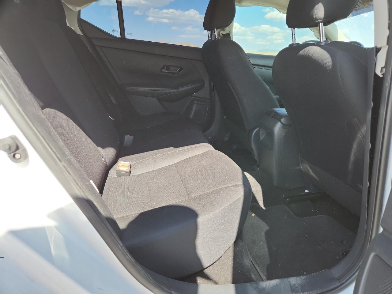 Nissan Sentra S Image 8