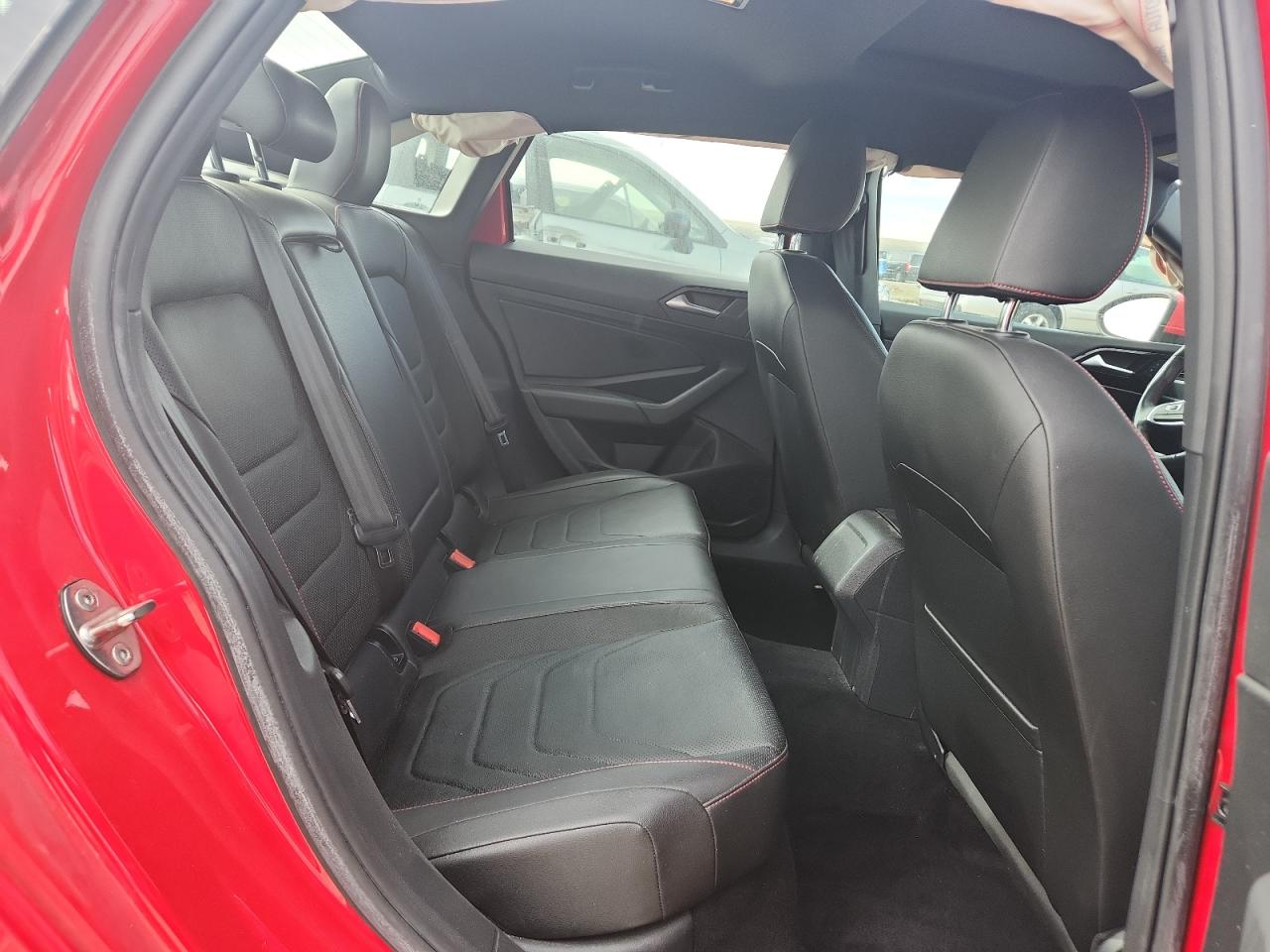 Volkswagen Jetta Gli Image 10