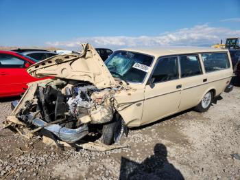  Salvage Volvo 245