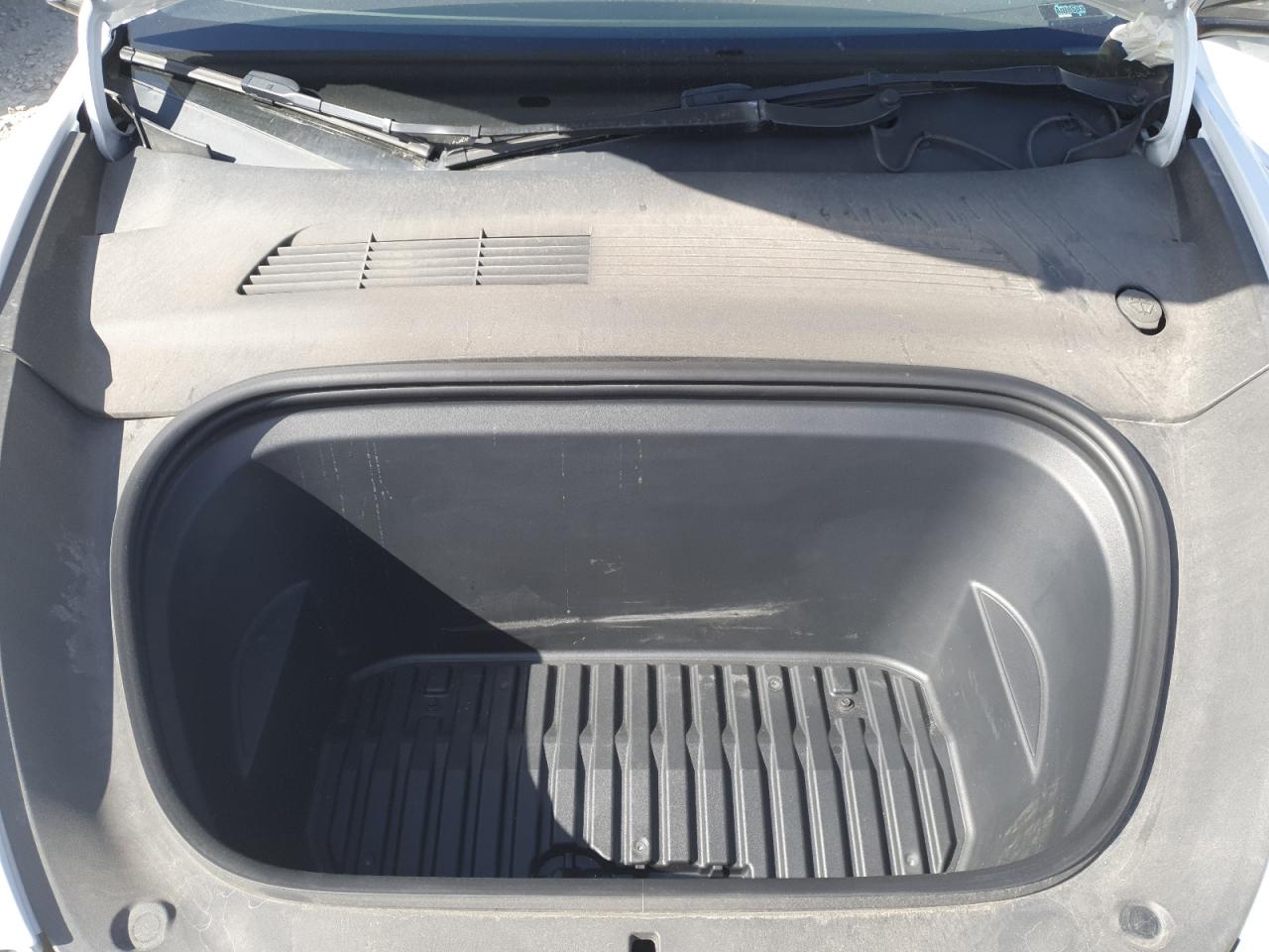 Tesla Model Y Image 11