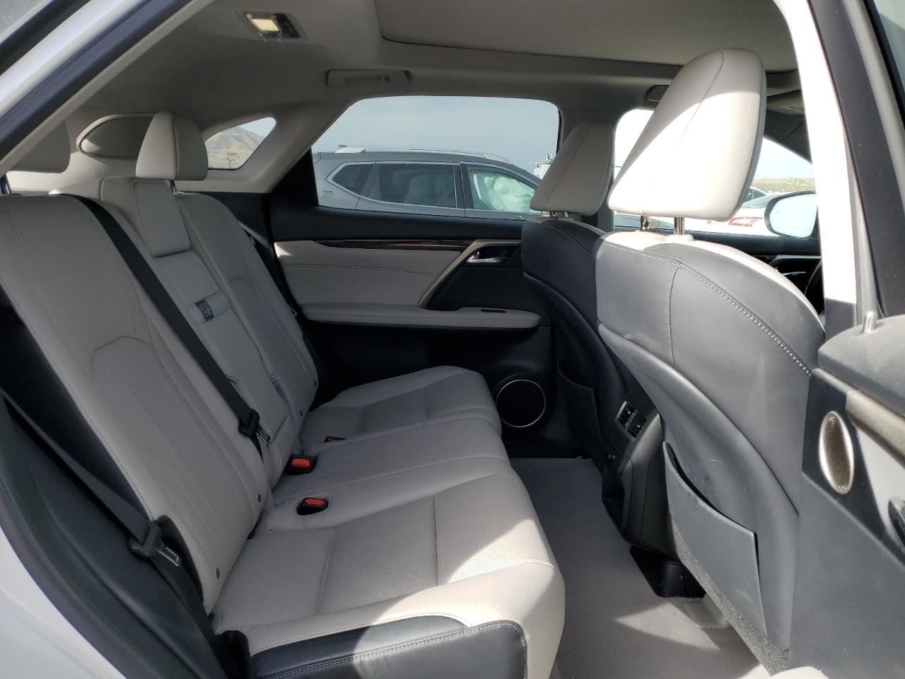 Lexus RX 350 Base Image 8