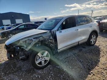  Salvage Porsche Cayenne