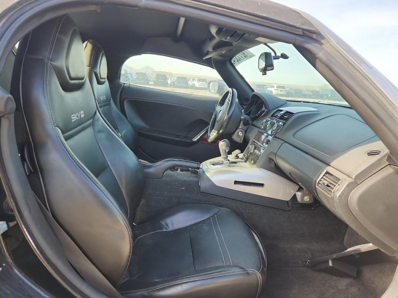 Saturn SKY Redline Image 5