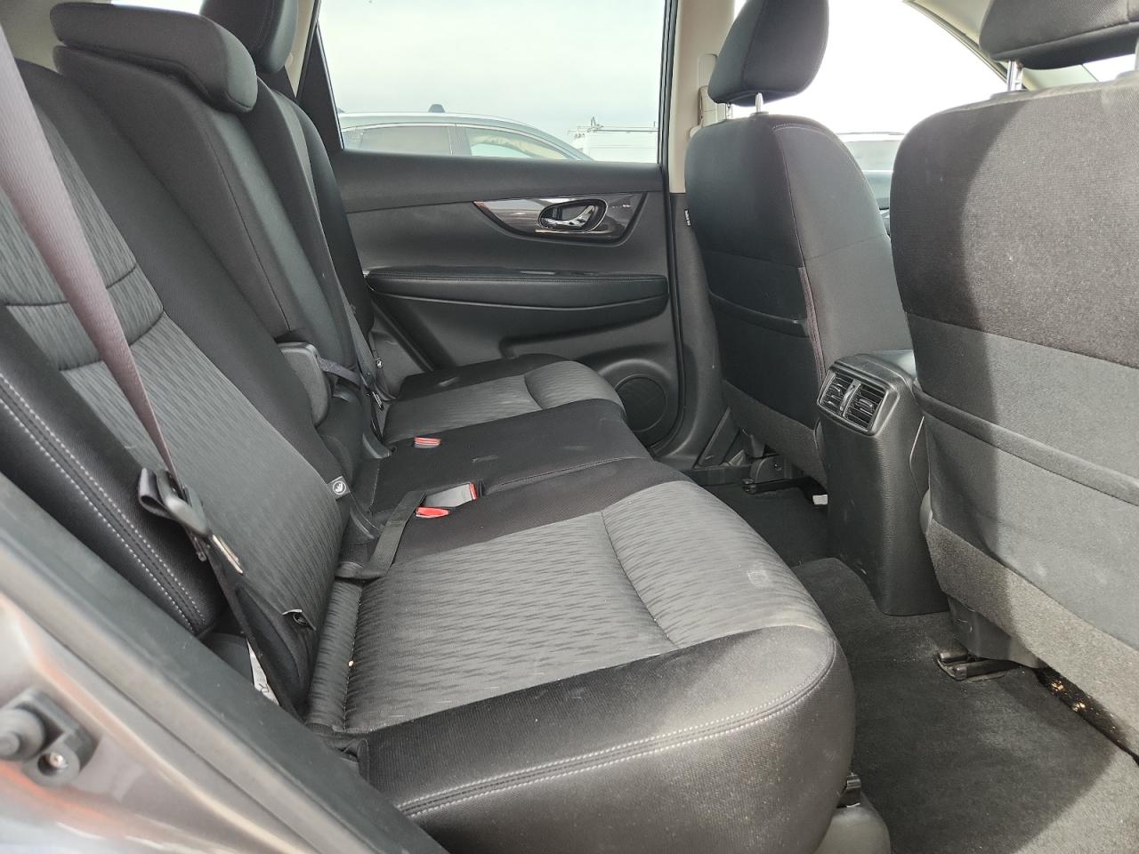 Nissan Rogue S Image 12