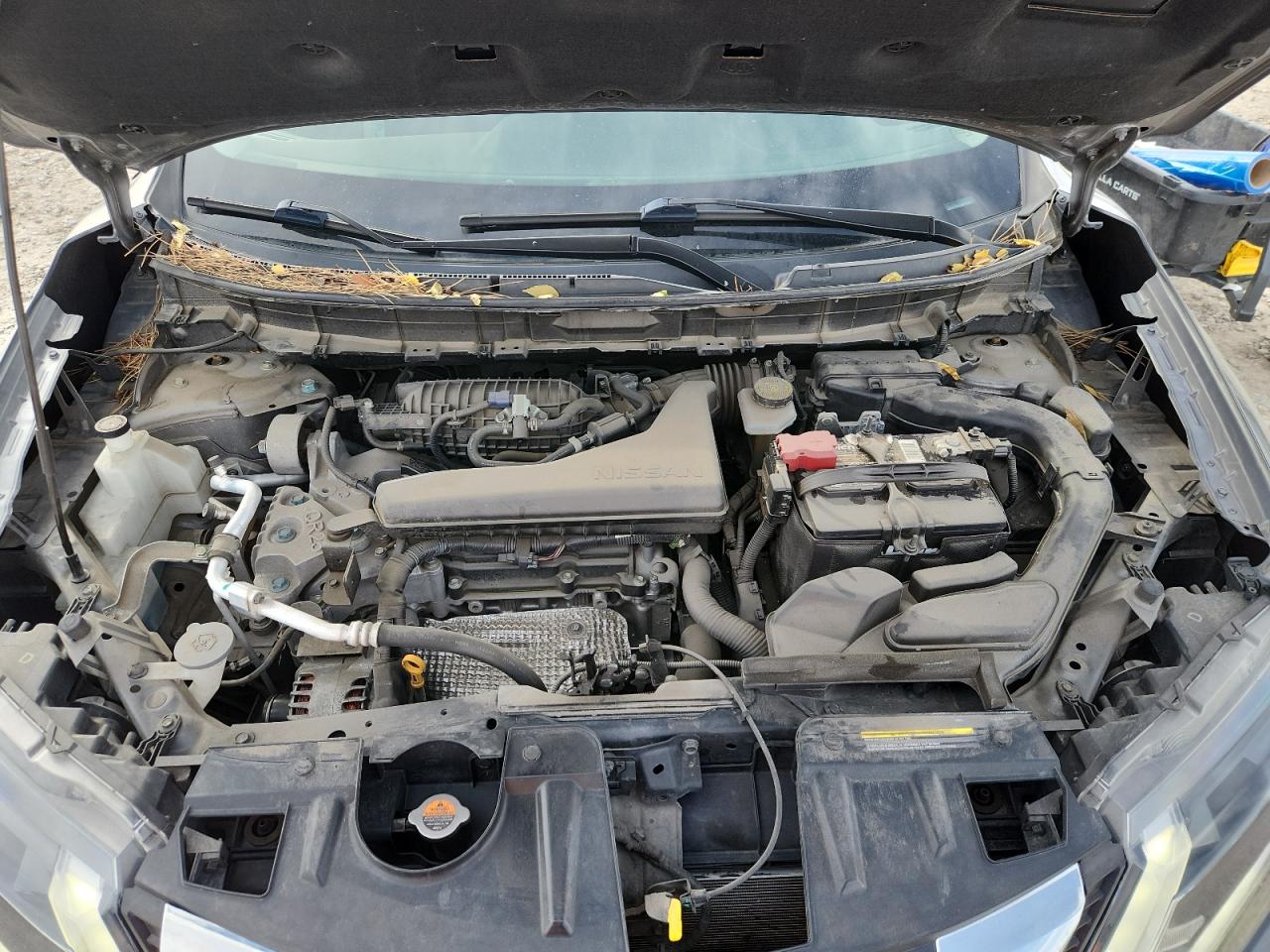 Nissan Rogue S Image 2