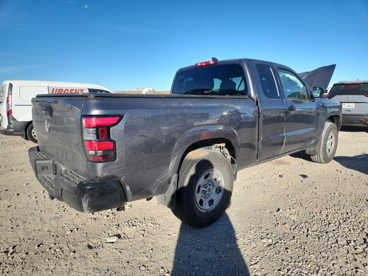 Nissan Frontier S Image 2