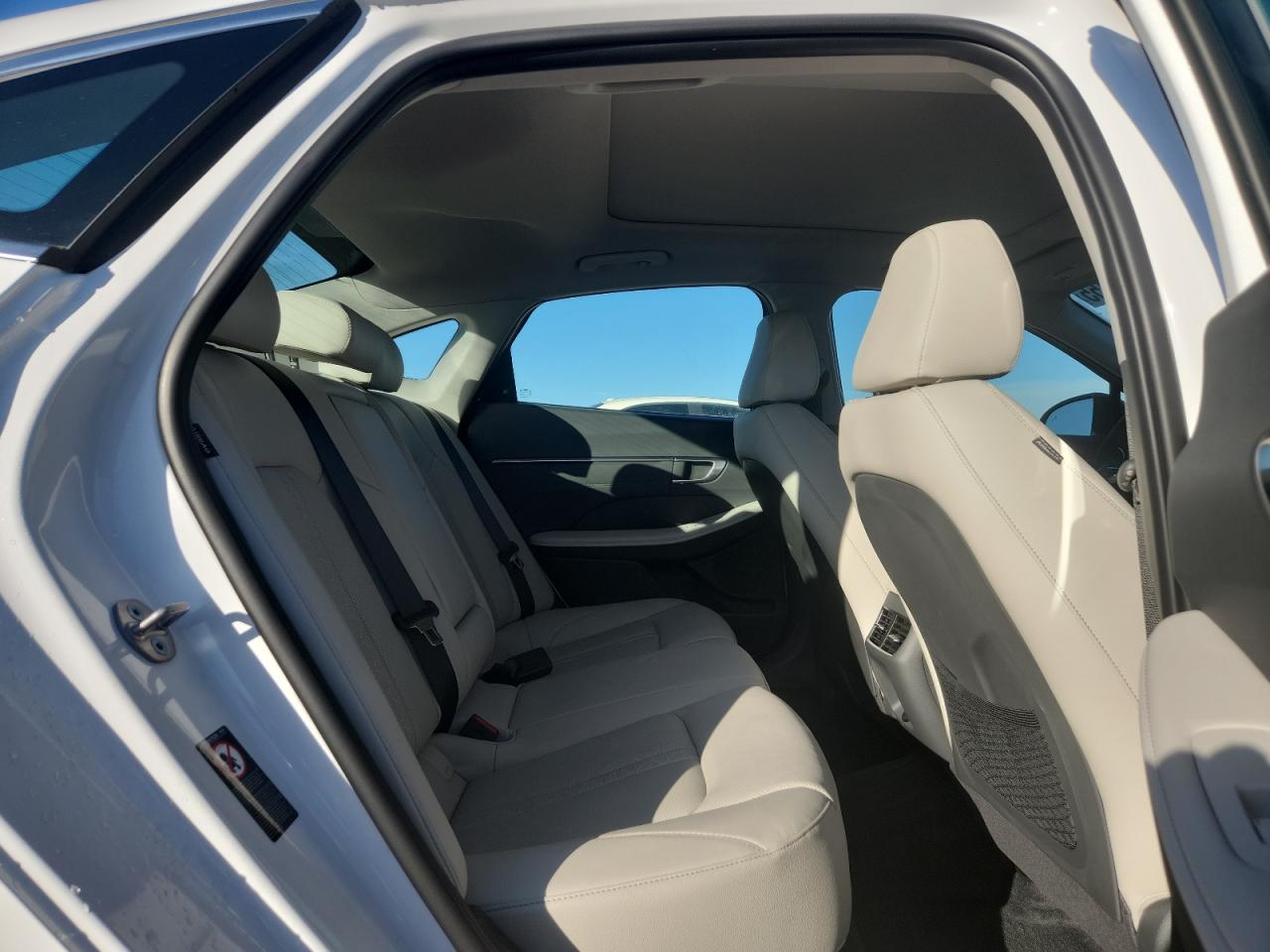 Hyundai SONATA Limited Image 13