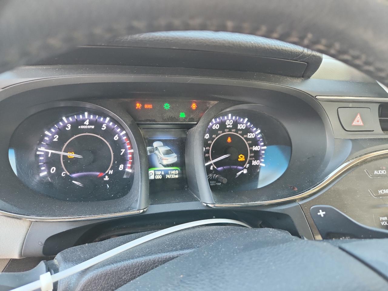 Toyota Avalon Xle Image 2