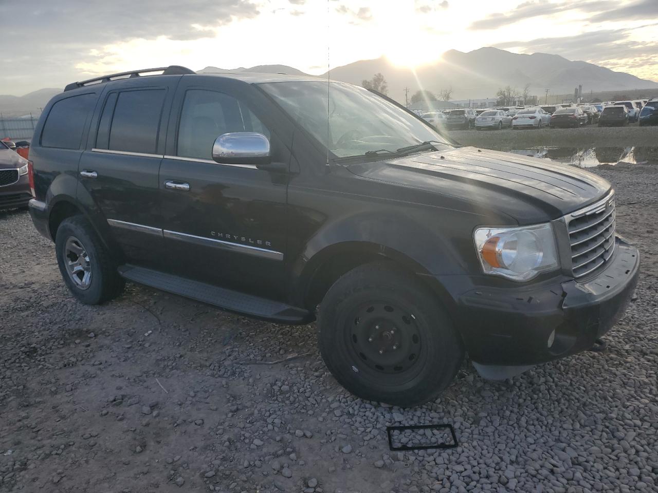 Chrysler Aspen Limited Image 9