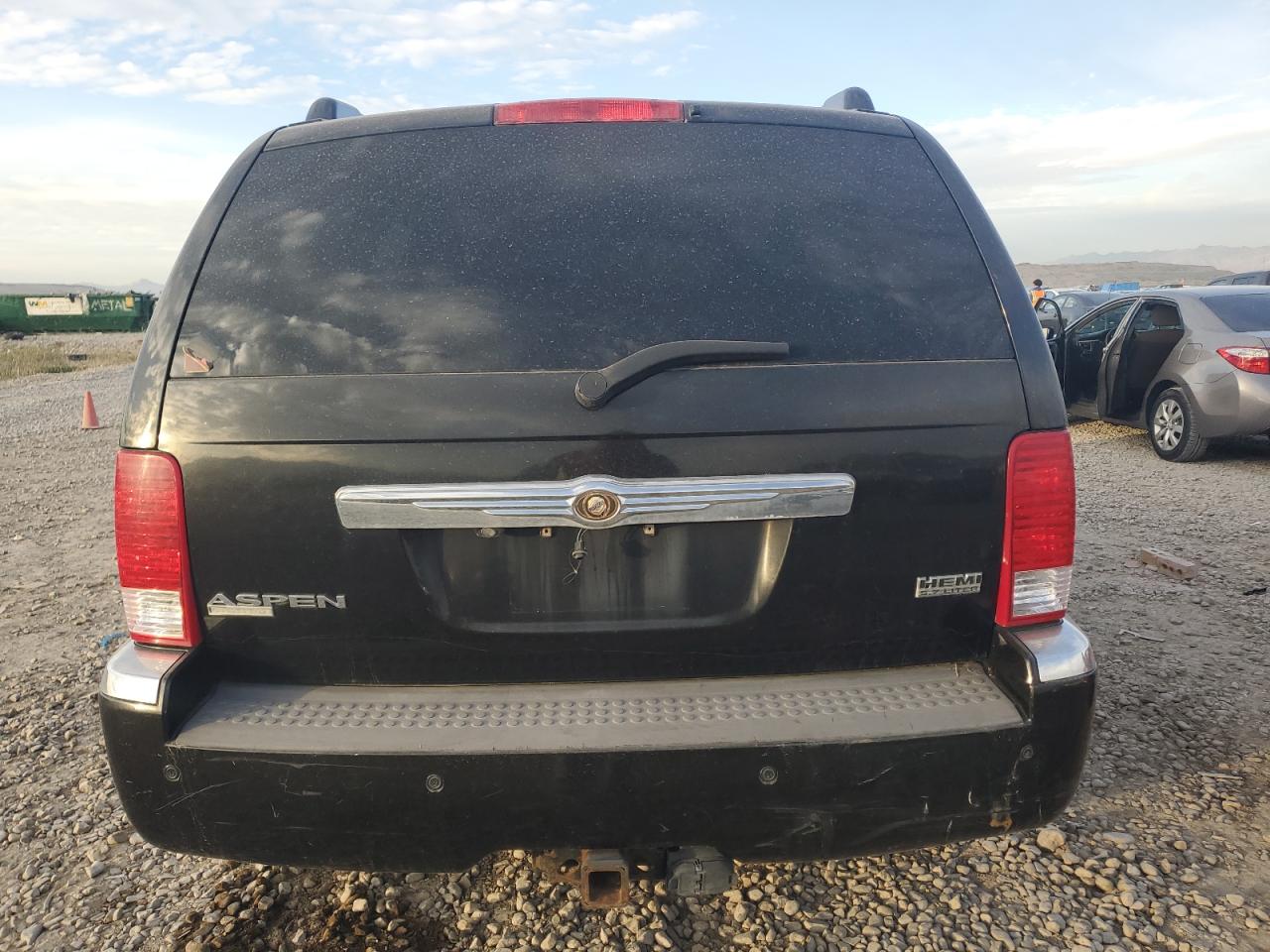 Chrysler Aspen Limited Image 10