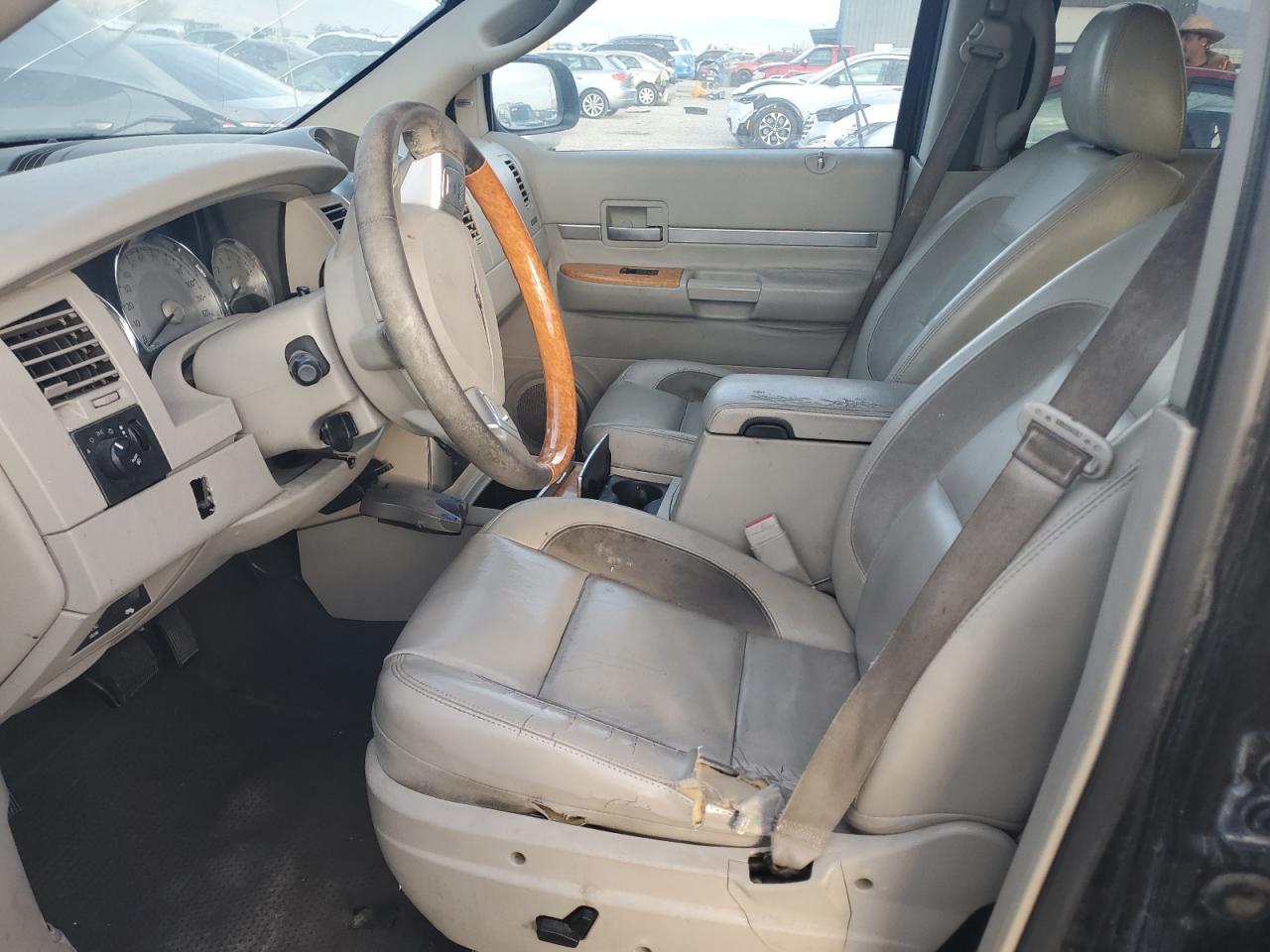 Chrysler Aspen Limited Image 5