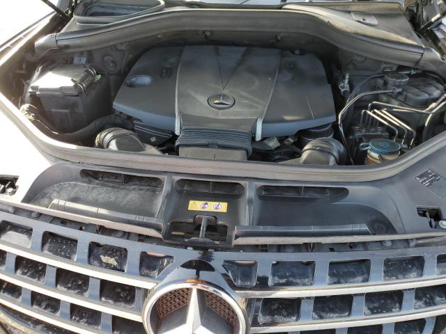 Mercedes-Benz M-Class 350 Bluetec Image 12