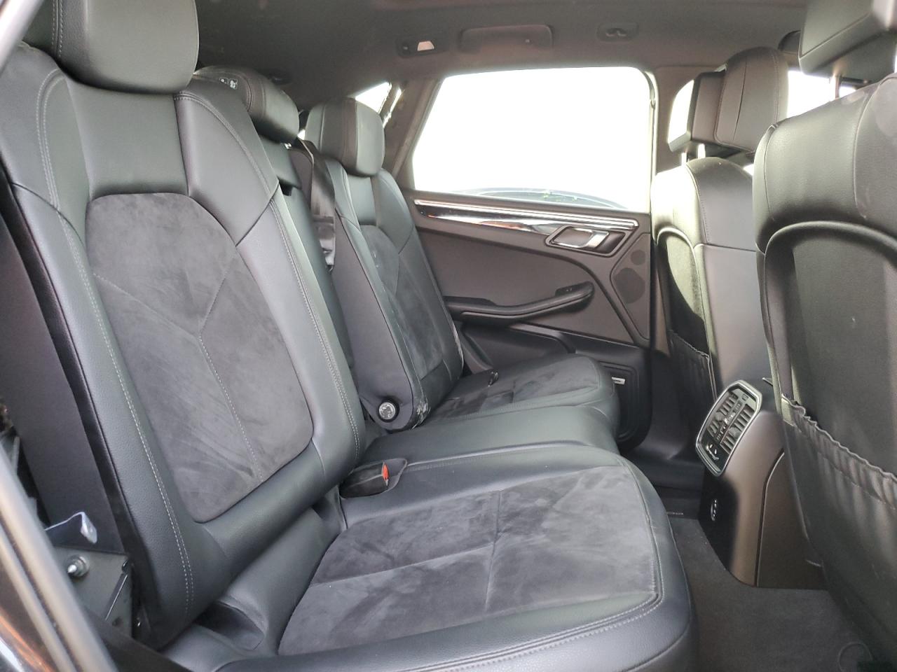 Porsche Macan Image 13