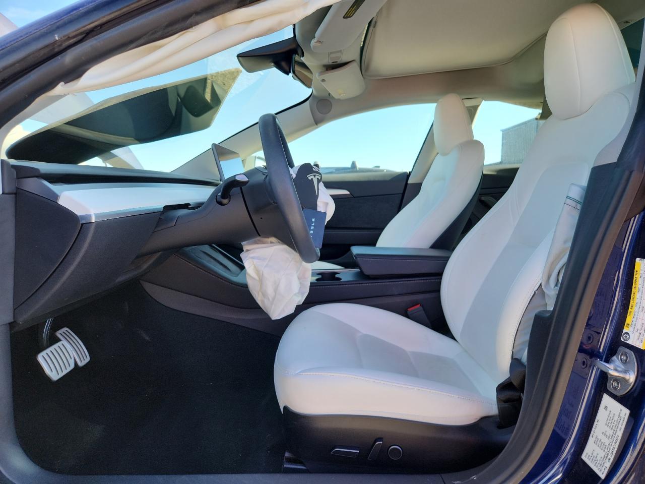 Tesla Model 3 Image 3