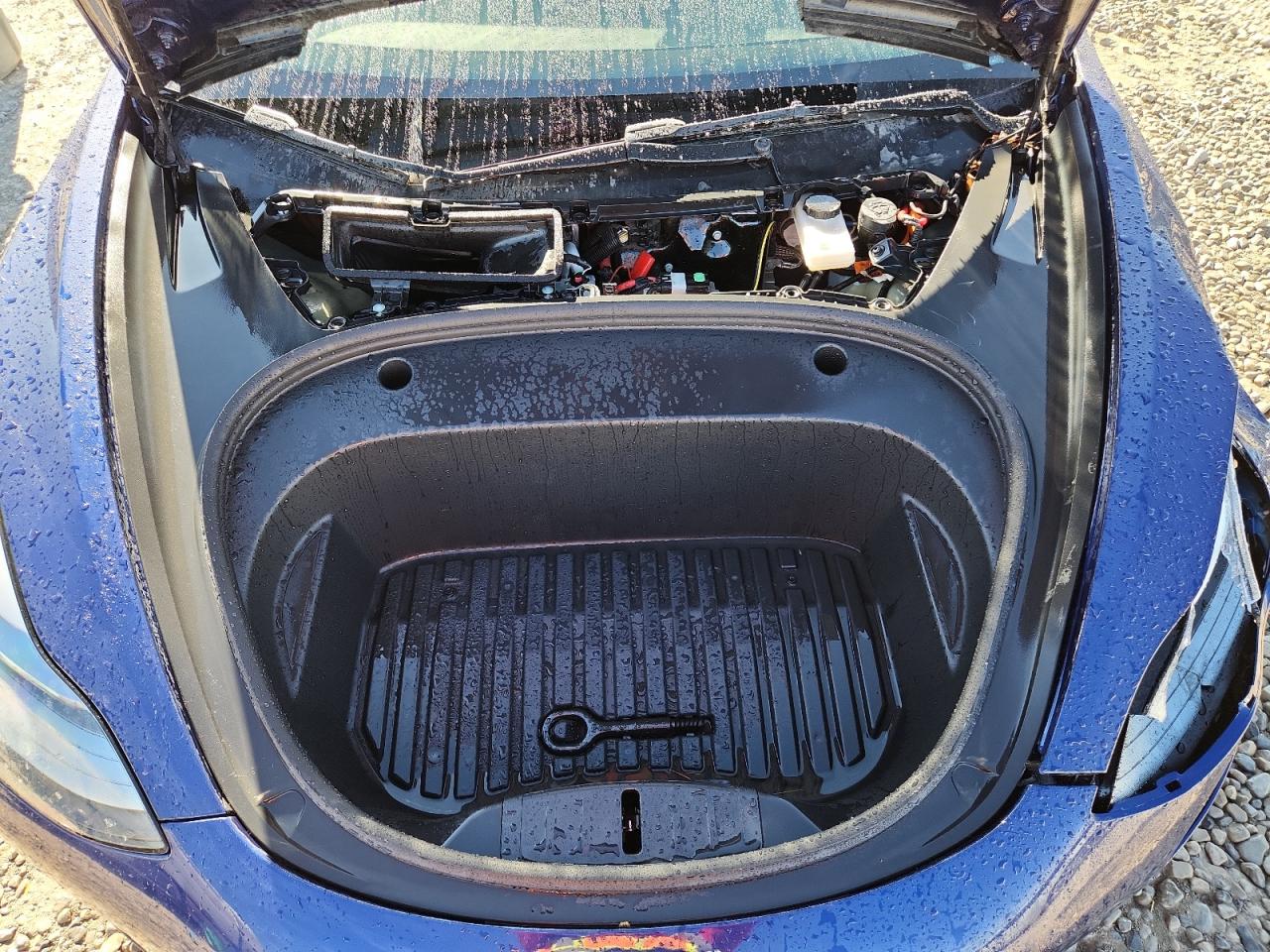 Tesla Model 3 Image 4