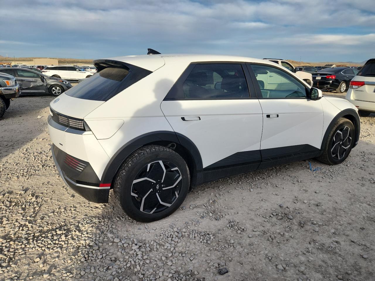 Hyundai Ioniq Se Image 2