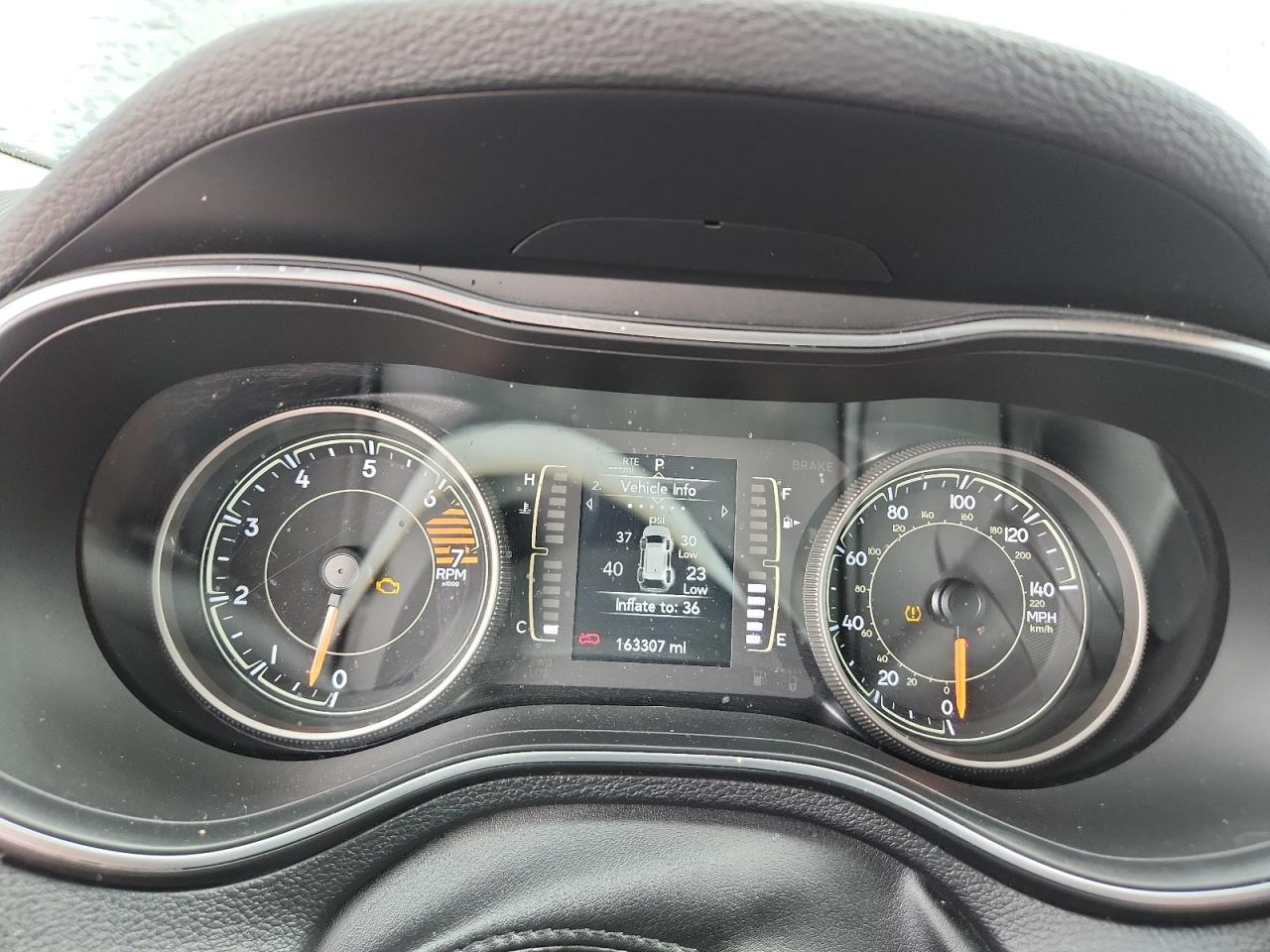 Jeep Grand Cherokee Latitude Plus Image 9