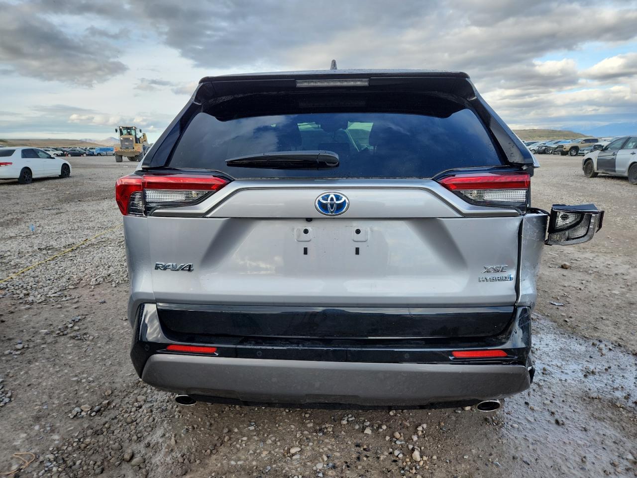 Toyota RAV4 Xse Image 4