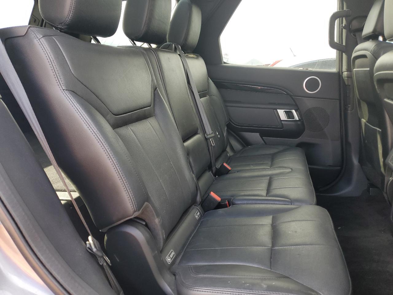 Land Rover Discovery Se Image 5