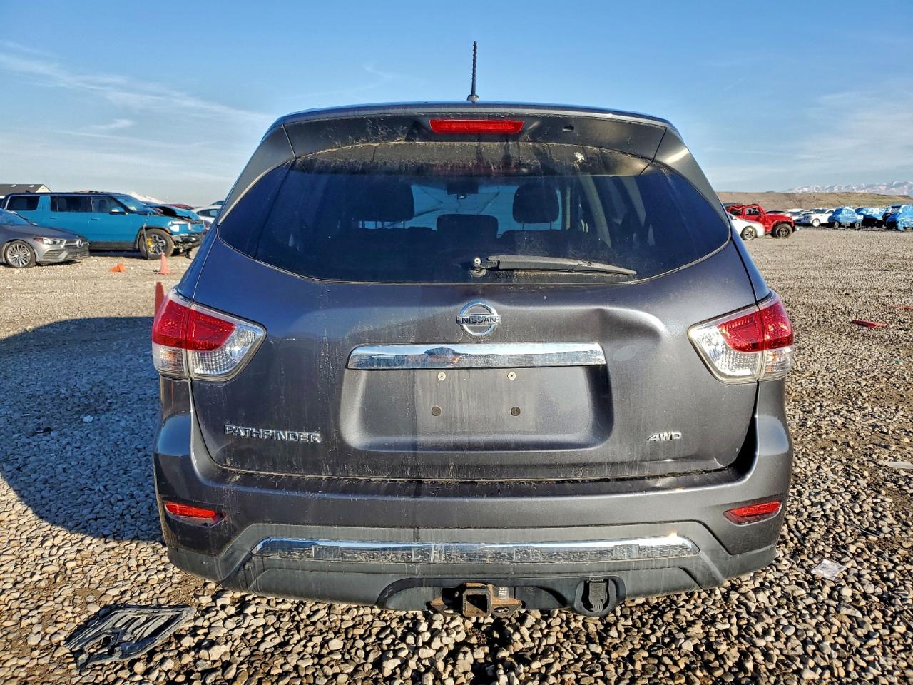 Nissan Pathfinder S Image 6