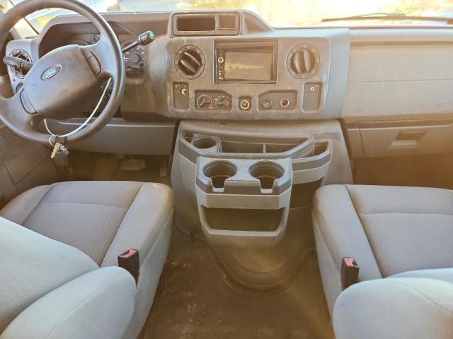 Ford Econoline E350 Super Duty Van Image 2