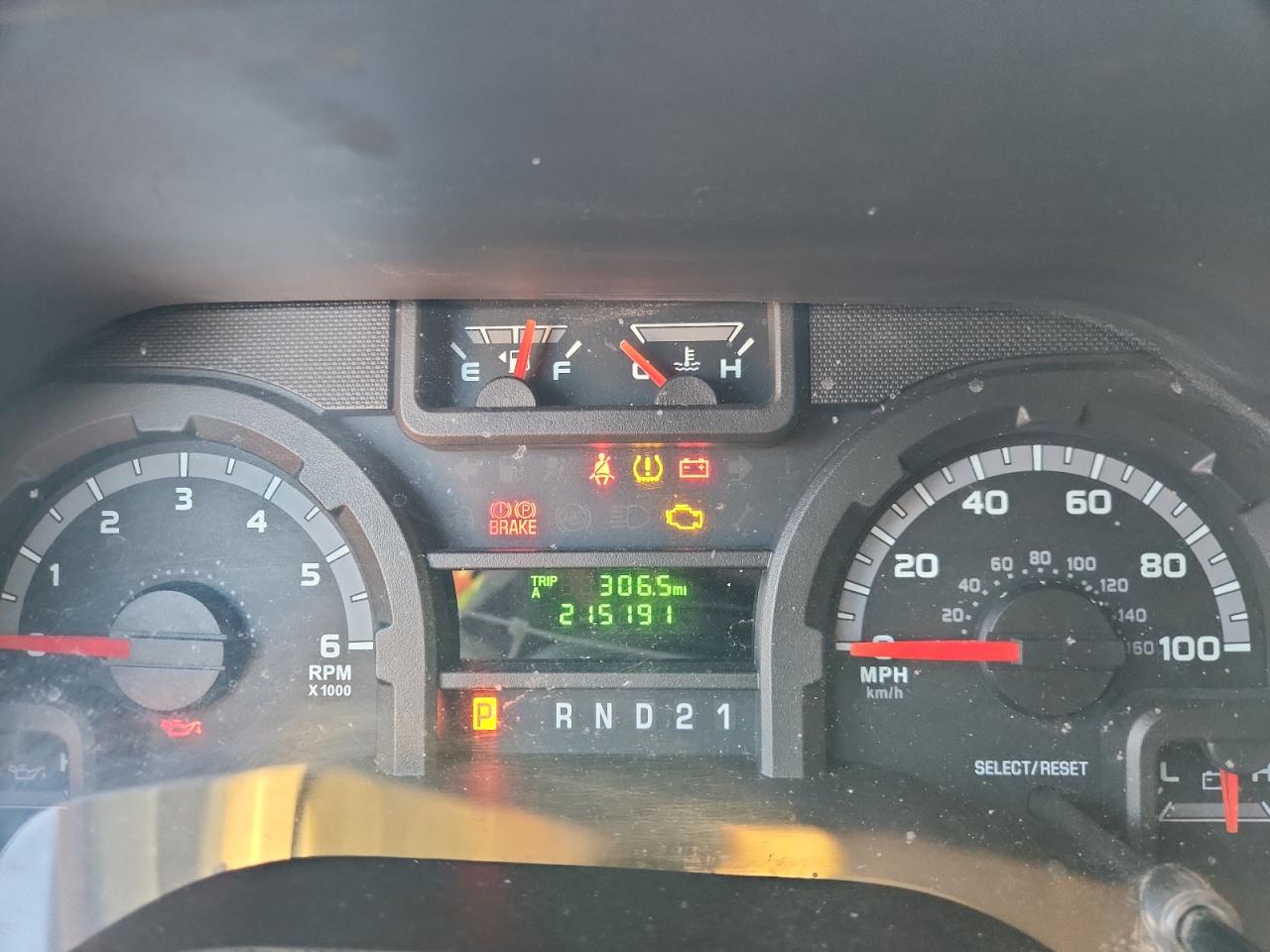 Ford Econoline E350 Super Duty Van Image 11