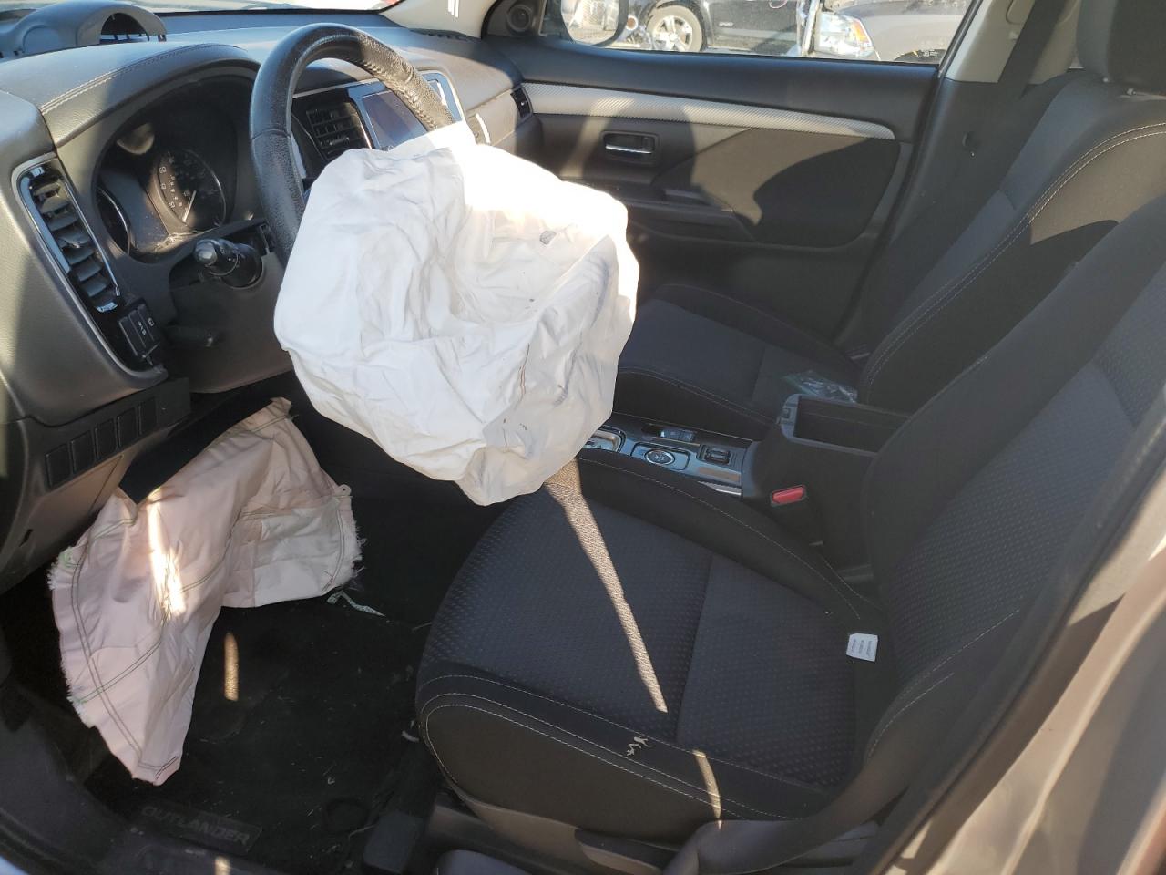 Mitsubishi Outlander Se Image 8