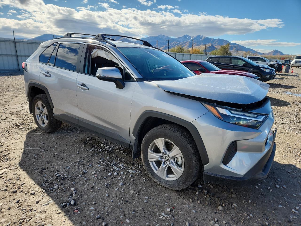 Toyota RAV4 Xle Image 3
