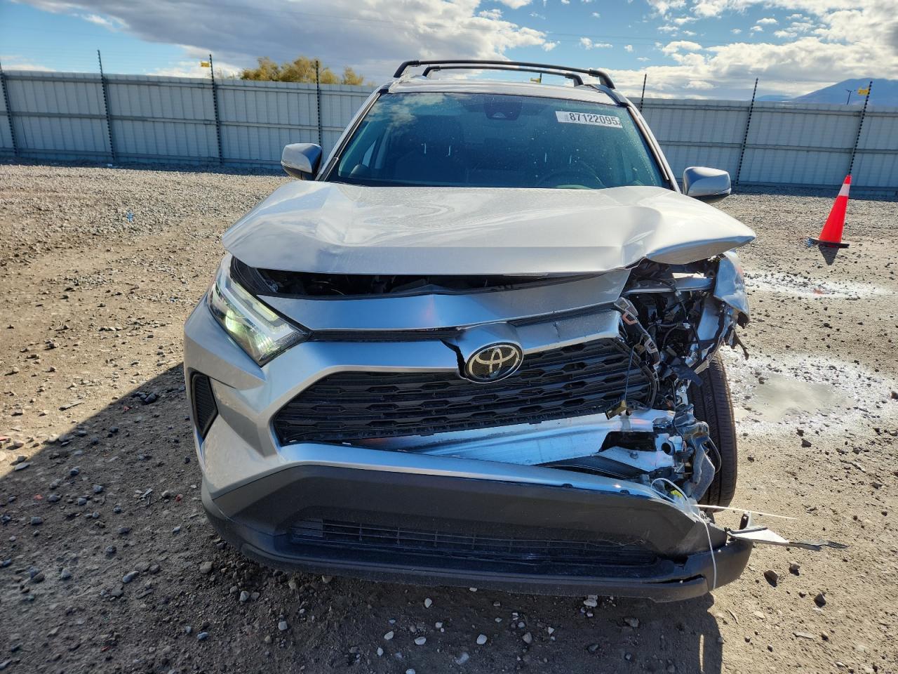 Toyota RAV4 Xle Image 4