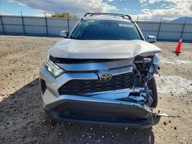 Toyota RAV4 Xle Image 4