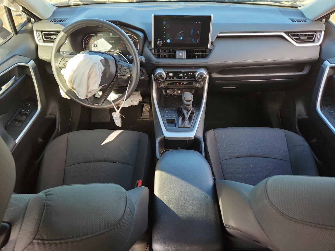 Toyota RAV4 Xle Image 11