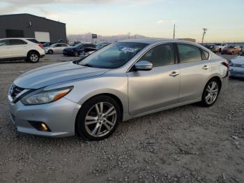  Salvage Nissan Altima