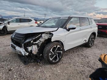  Salvage Mitsubishi Outlander