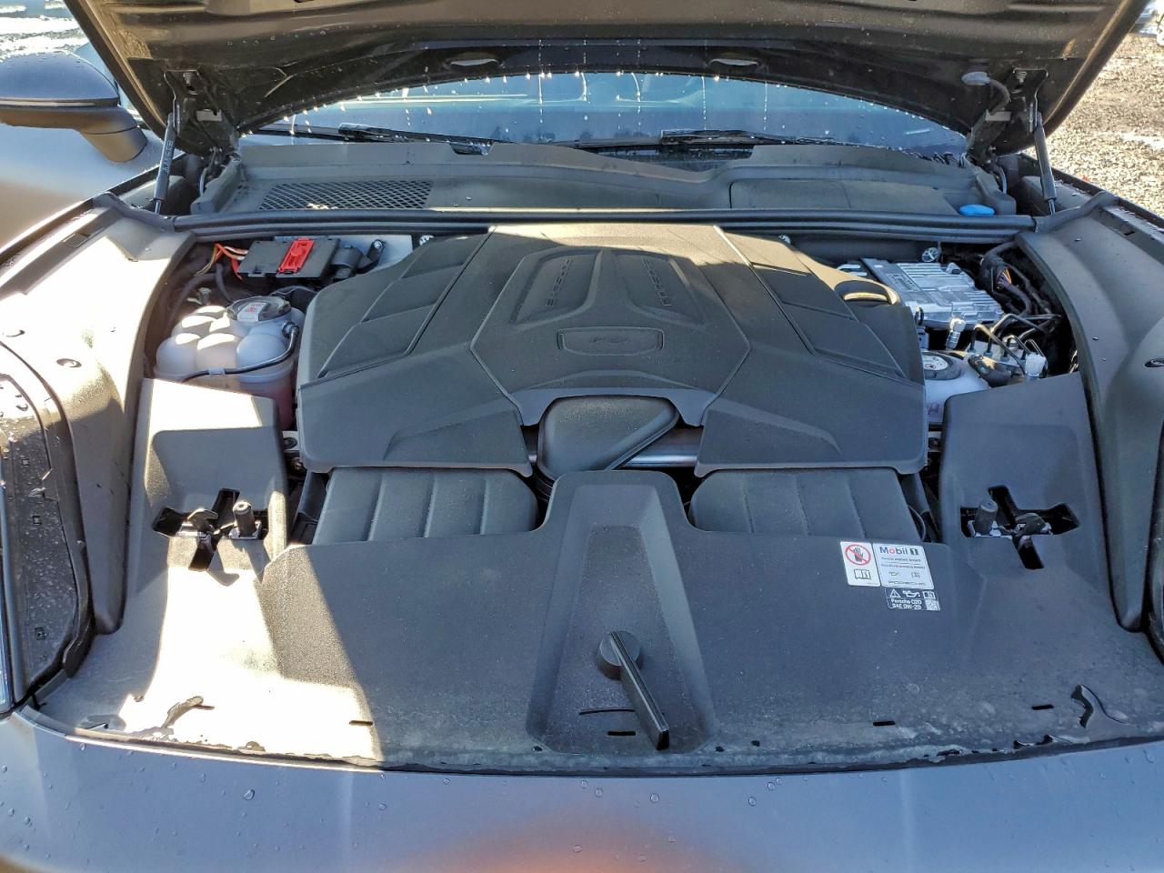 Porsche Cayenne E-hybrid Image 9