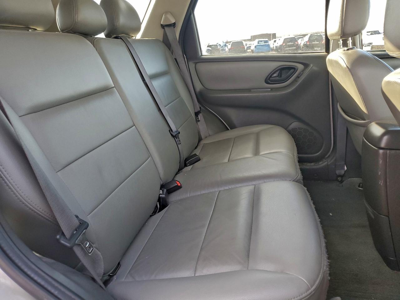 Ford Escape Xlt Image 9