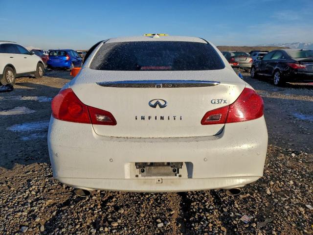 INFINITI G37 Image 2