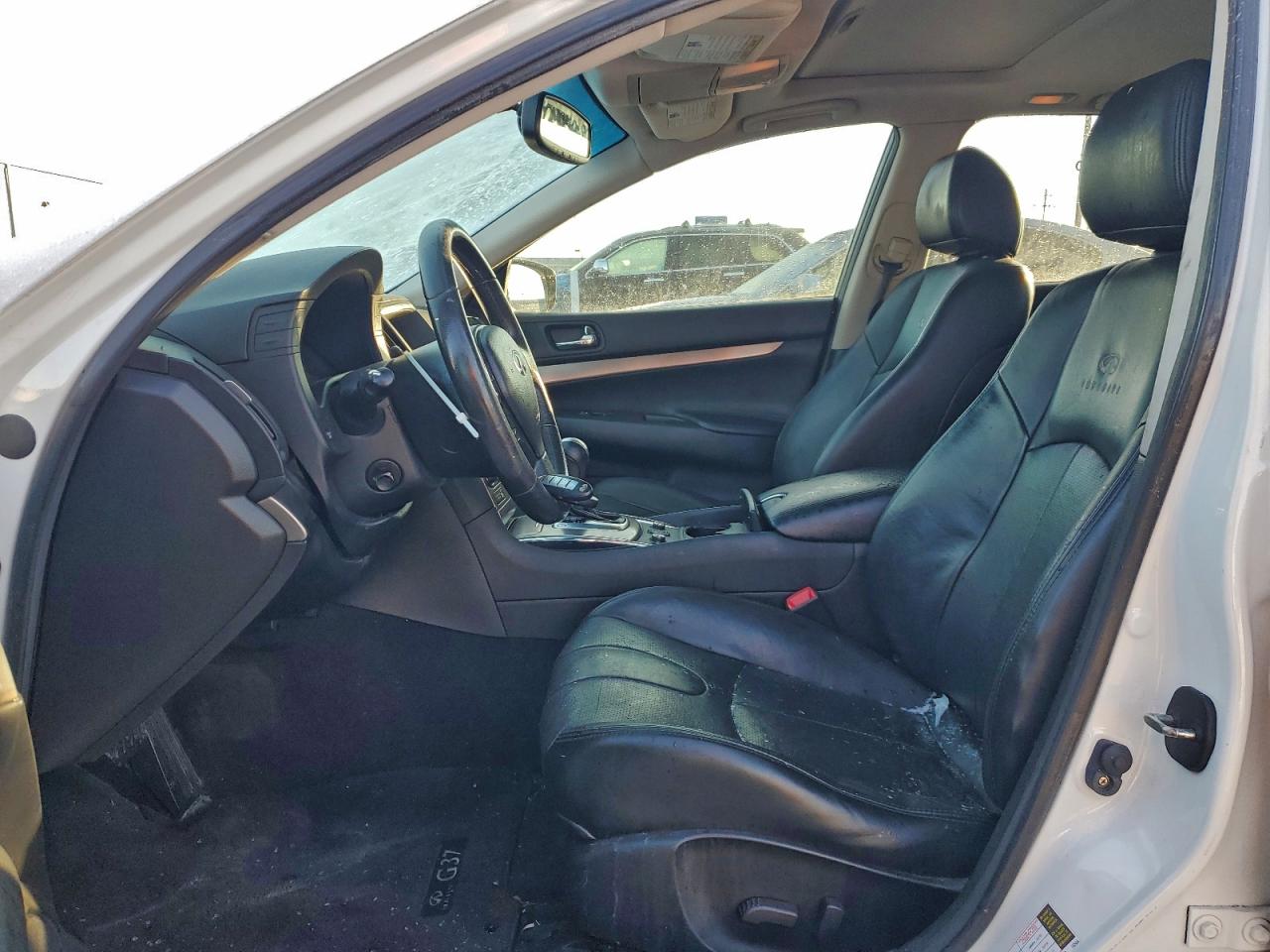 INFINITI G37 Image 11