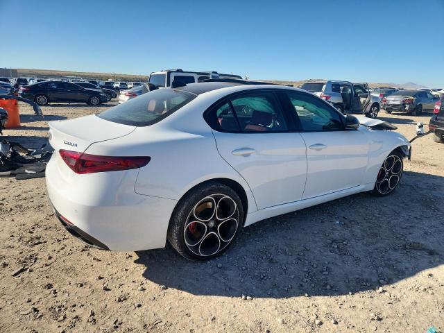 Alfa Romeo Giulia Ti Image 2