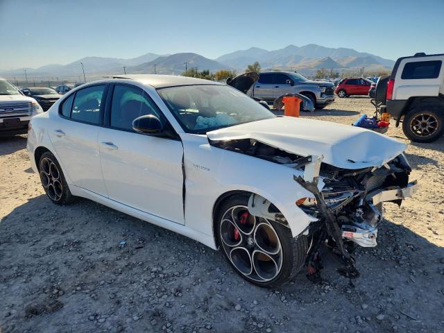 Alfa Romeo Giulia Ti Image 10