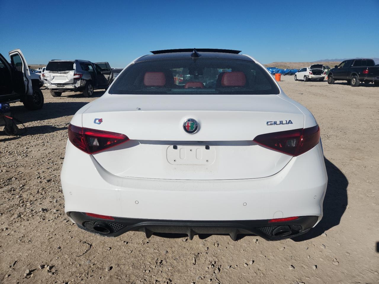 Alfa Romeo Giulia Ti Image 3