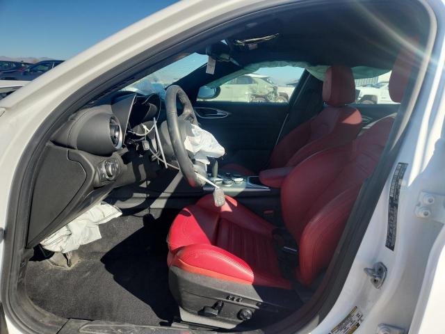 Alfa Romeo Giulia Ti Image 8