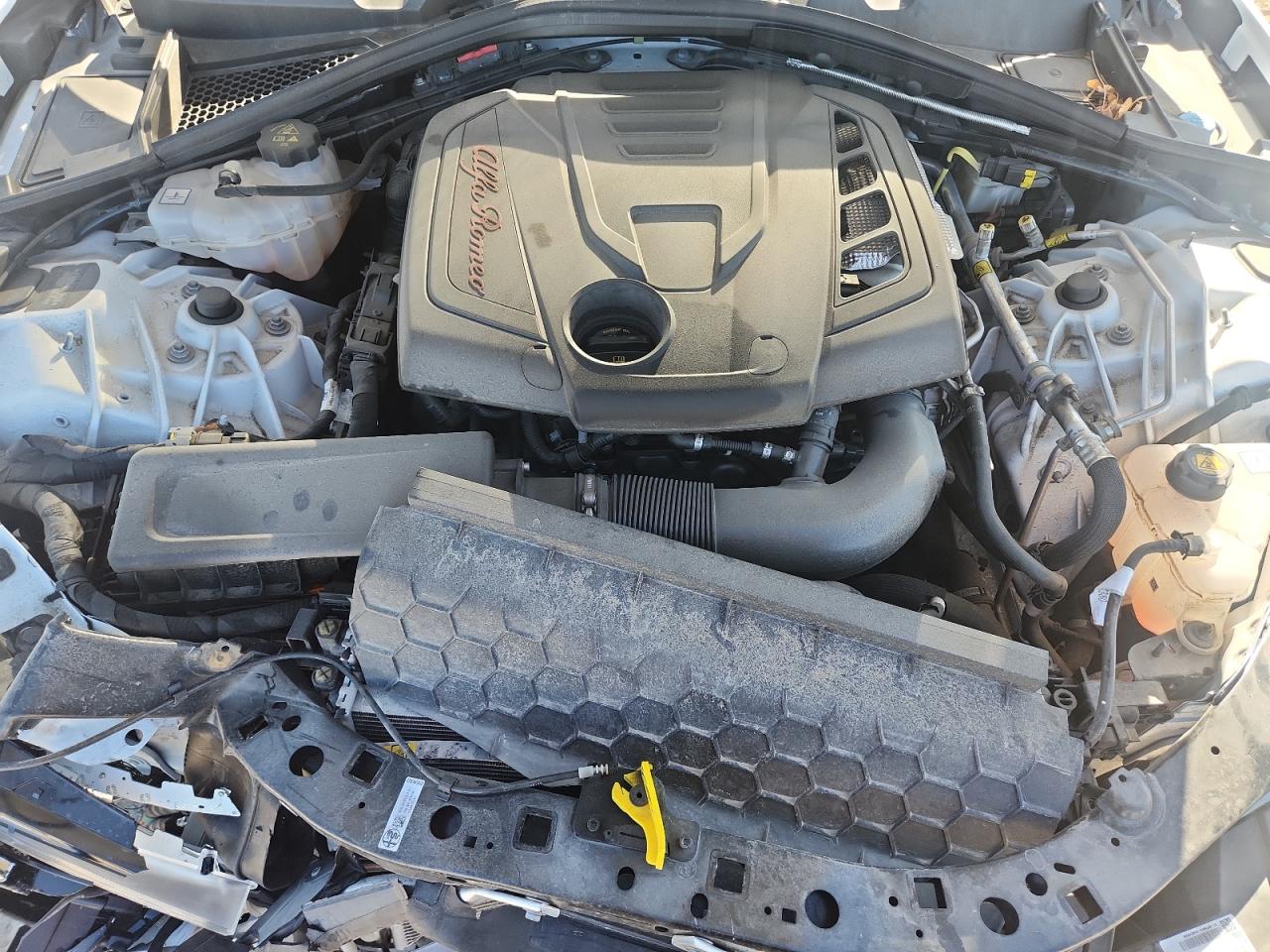 Alfa Romeo Giulia Ti Image 11