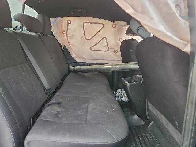 Toyota Tacoma Double Cab Image 12