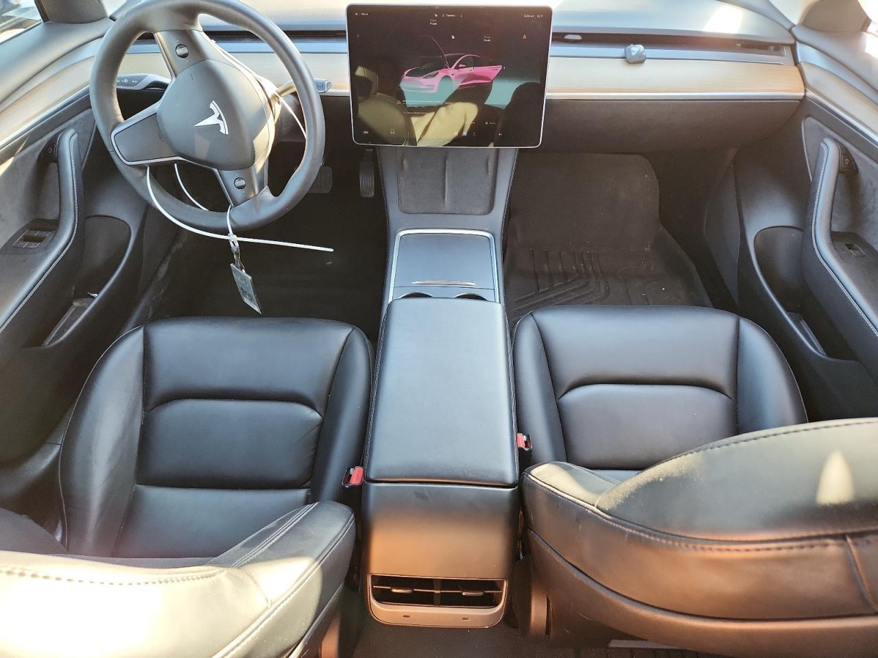 Tesla Model 3 Image 9